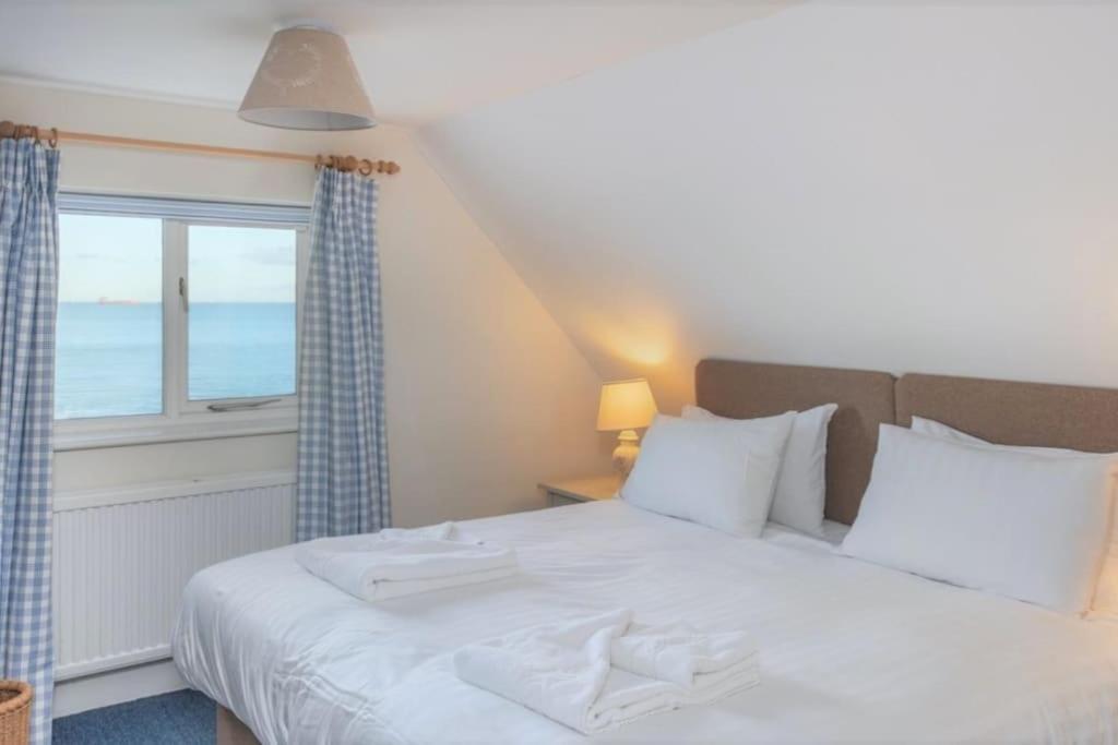The Old Boat House, Seaview - Seafront Three Bedroom Cottage With Separate Two Bedroom Annexe Eksteriør billede