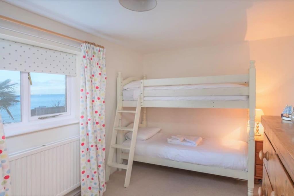 The Old Boat House, Seaview - Seafront Three Bedroom Cottage With Separate Two Bedroom Annexe Eksteriør billede