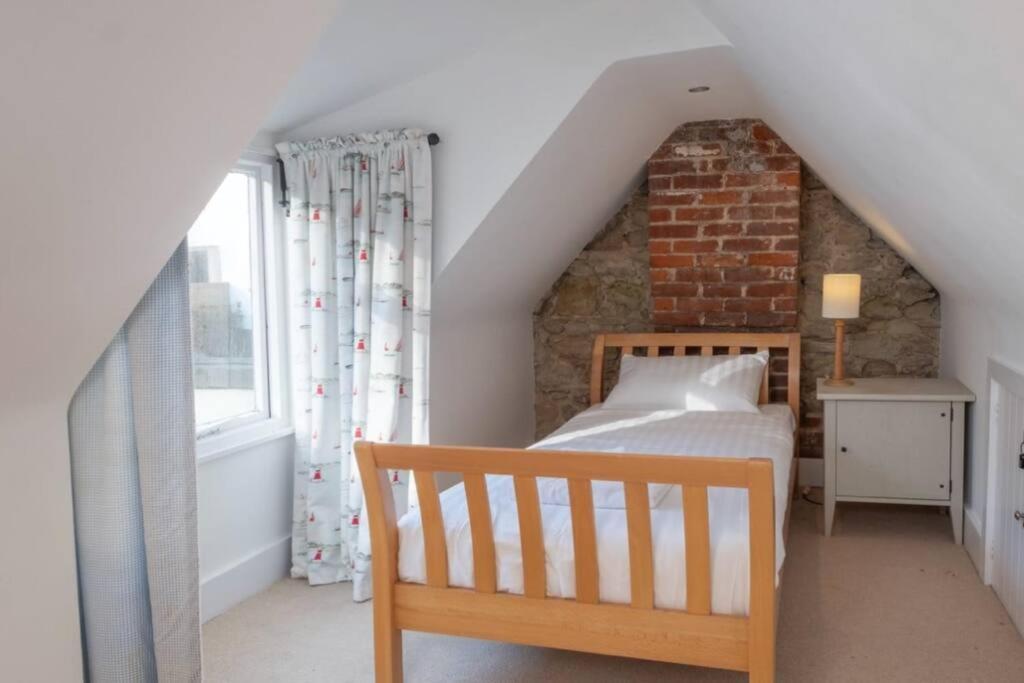 The Old Boat House, Seaview - Seafront Three Bedroom Cottage With Separate Two Bedroom Annexe Eksteriør billede