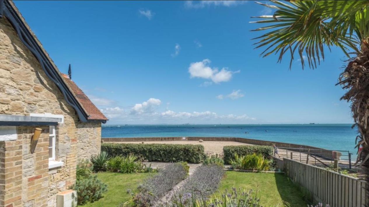 The Old Boat House, Seaview - Seafront Three Bedroom Cottage With Separate Two Bedroom Annexe Eksteriør billede